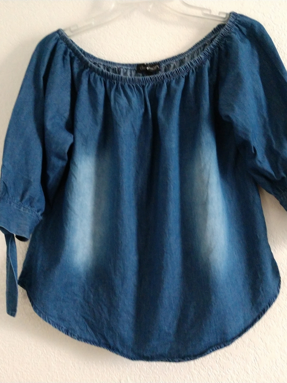 Derek Heart Chambray Off Shoulder Peasant Top Shirt Blue Size Large Chest 38"